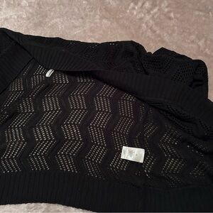 NWOT open knit shrug/cropped sweater